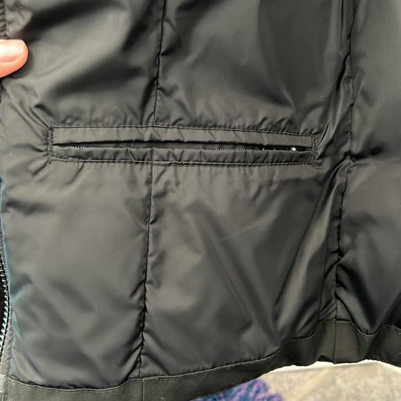 Canada Goose Vest - Picture 5 of 7